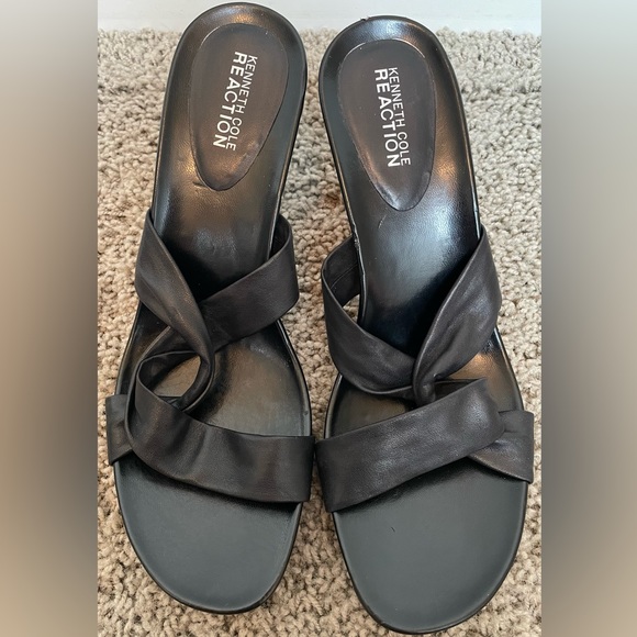 Kenneth Cole Strappy Leather Sandals - Picture 6 of 7